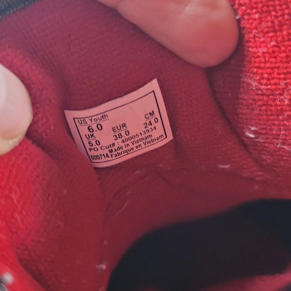 Vans - Picture 5 of 5